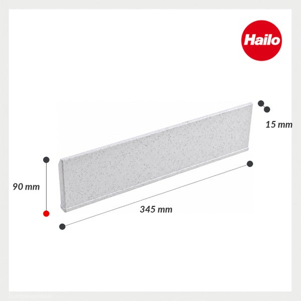 Hailo Sockelleiste für Küchenschubladen mit den Maßen 345 mal 90 mal 15 Millimeter zur Montage.