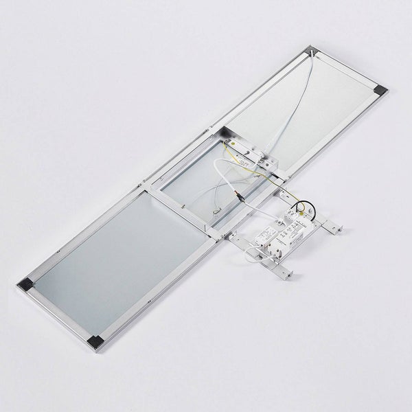 Rückansicht eines flachen, rechteckigen LED-Panels mit Treibereinheit und Verkabelung.