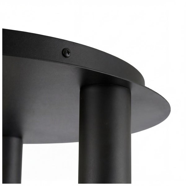 Nahaufnahme einer runden Metallhalterung in Mattschwarz mit einem zylindrischen Rohr und einer kleinen Befestigungsschraube.