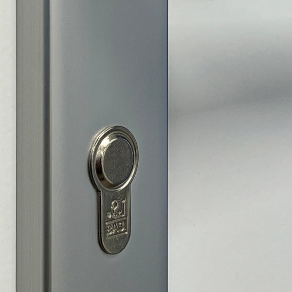 Detailansicht eines Türschlosses der Marke BASI