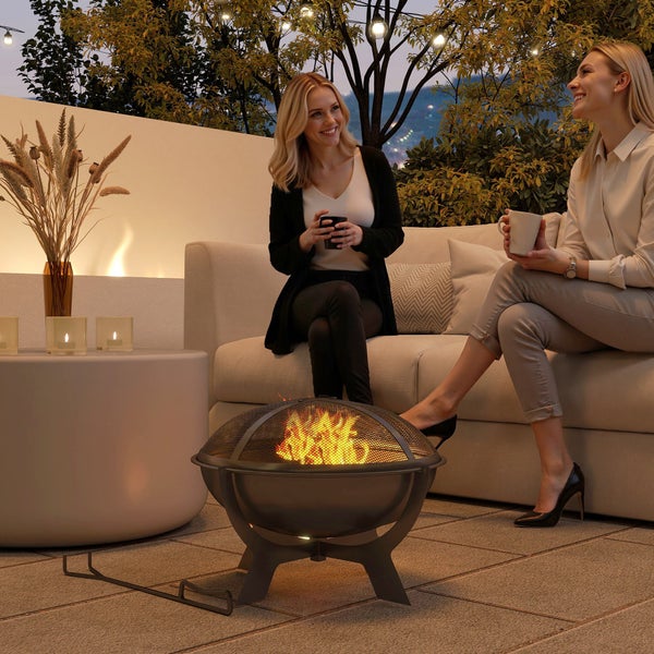 Outsunny Feuerschale Ø54x39cm aus Metall Rund Feuerstelle mit Funkenschutz Schürhaken Tragbare Feuerschalen Feuerkorb für Garten, Balkon Terrasse, Outdoor Camping Schwarz