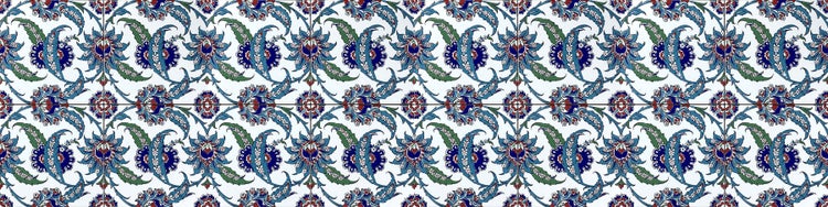 Fliesenmuster mit floralem Dekor