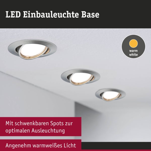 Drei schwenkbare LED Einbauleuchten Base montiert in einer Decke mit warmweißem Licht