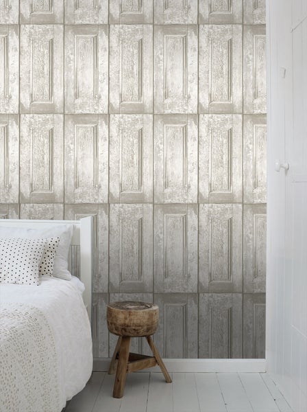 Schlafzimmer mit Tapete imitiert Holztüren