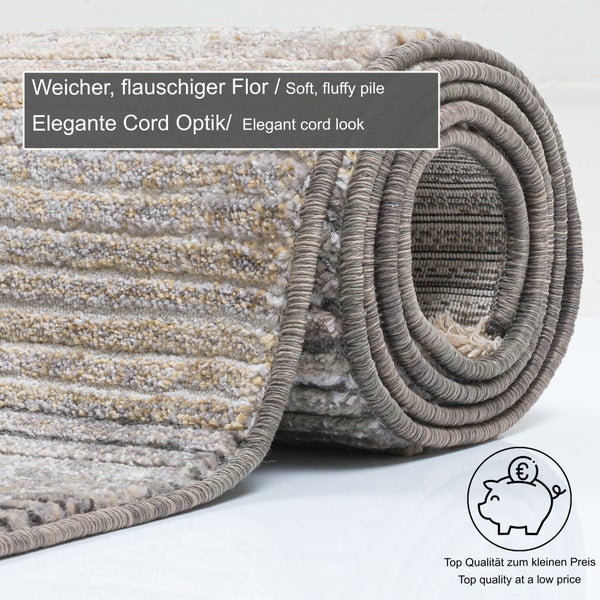 Aufgerollter Teppich mit weichem Flor in Cord Optik und umketteltem Rand inklusive Preisleistungssymbol.