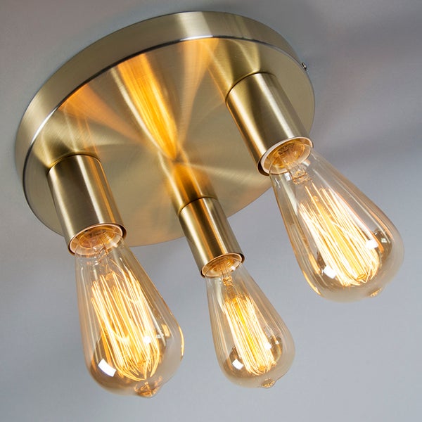 Deckenleuchte mit drei Leuchten und Glühbirnen