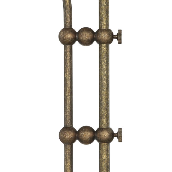 Detailansicht einer Metallhalterung mit Schrauben