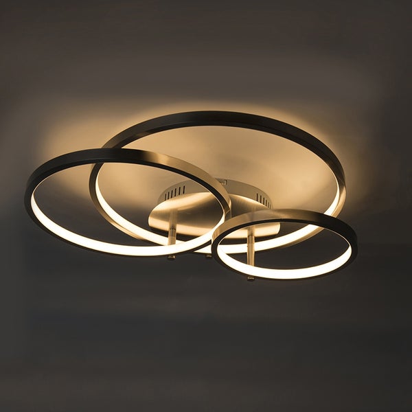 Deckenleuchte mit drei kreisförmigen LED-Elementen