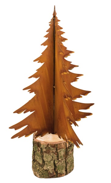 Deko-Tannenbaum aus Edelrost auf einem Holzstamm.