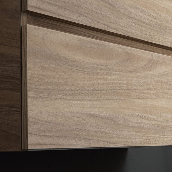 Detailaufnahme eines Holzmöbelstücks mit Schubladenfronten