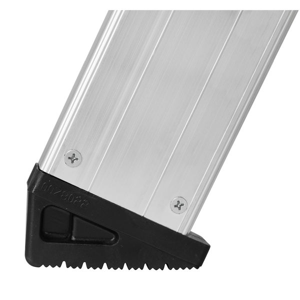 Detailansicht einer Aluminiumleiter mit schwarzem Fuß