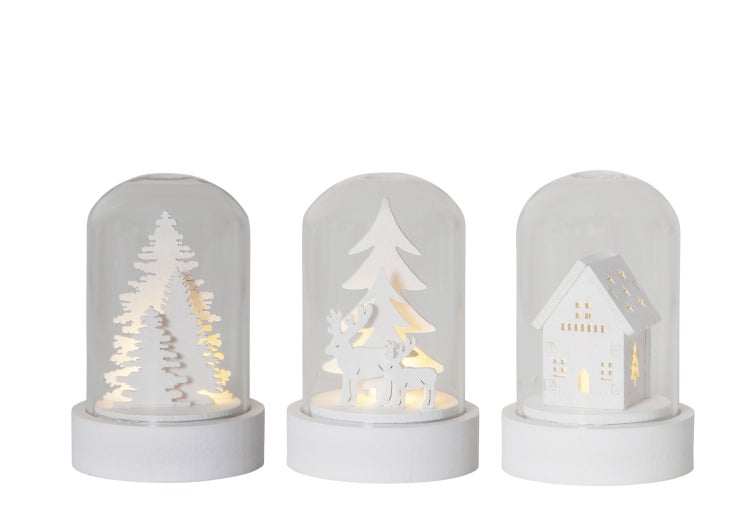 Drei dekorative Glaskuppeln mit Weihnachtsbaum, Haus und Rentier Motiven auf weißem Sockel