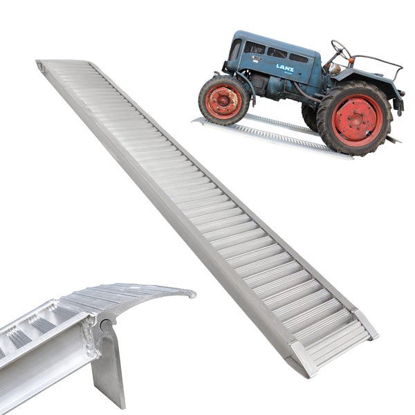 Auffahrrampe aus Aluminium für Fahrzeuge und Maschinen, inklusive Detailansicht des Gelenks und Anwendungsbeispiel mit Traktor.
