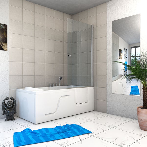 Moderne Badewanne mit Einstiegstür und Glas-Duschabtrennung in einem hellen Badezimmer mit beigen Wandfliesen und Marmorboden.