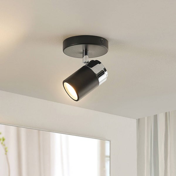 Deckenleuchte mit einem Spotstrahler
