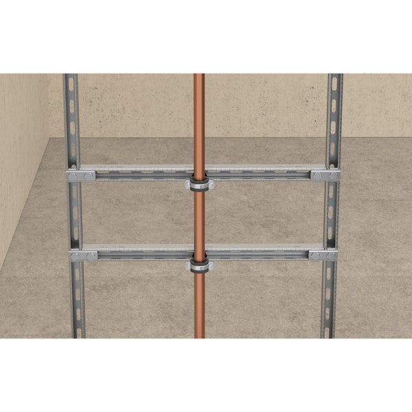 Rohrbefestigung mit Montageschienen und Rohrschellen