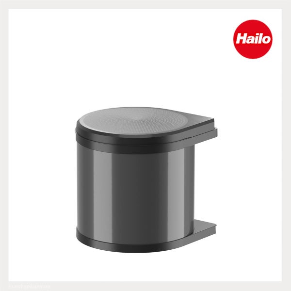 Grauer Hailo Einbaumülleimer mit Montagehalterung für Küchenschränke. Hailo Logo.