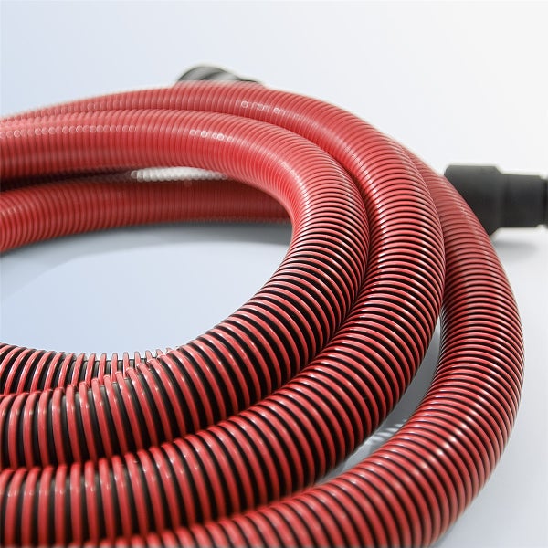 Flexibler Saugschlauch für Industriestaubsauger mit Anschlussstutzen in Spiraloptik.