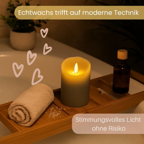 Dekorative LED-Echtwachskerze auf einem Holztablett im Badezimmer