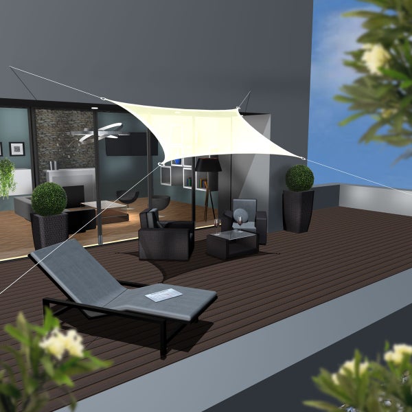 Modern gestaltete Terrasse mit cremefarbenem Sonnensegel über einer Sitzgruppe aus dunklem Polyrattan und einer Sonnenliege auf Holzboden.