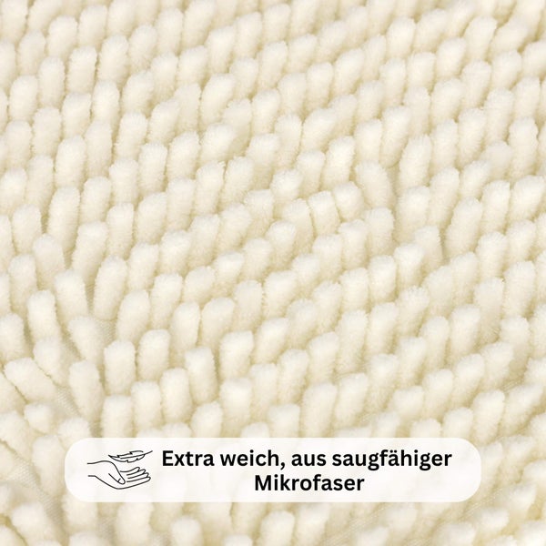 Detailaufnahme einer Badematte mit weicher Textur aus saugfähiger Mikrofaser