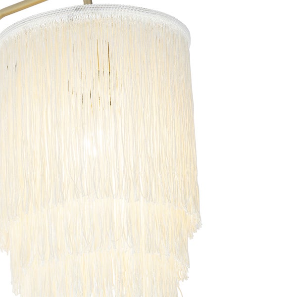 Detailaufnahme einer mehrschichtigen Hängelampe mit Fransen