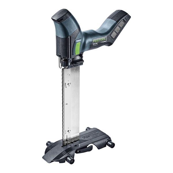 Festool Akku-Dämmstoffsäge ISC 240 mit langem Sägeblatt und Führungsplatte für präzise Schnitte in Dämmmaterialien.