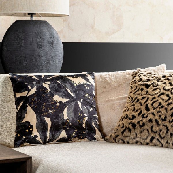 Quadratisches Zierkissen mit Tiermuster