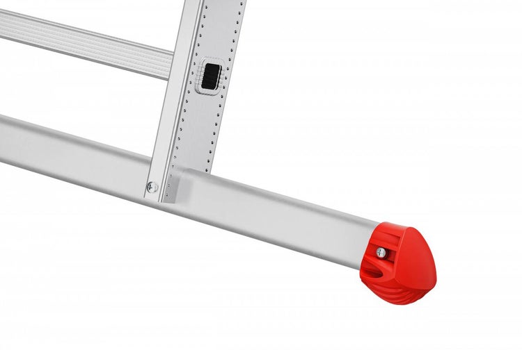 Detailansicht einer Aluminiumleiter mit roter Fußkappe