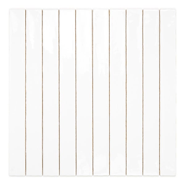 Rechteckige Wandfliesen in Stabform angeordnet, ideal für moderne Wandgestaltung im Innenbereich.