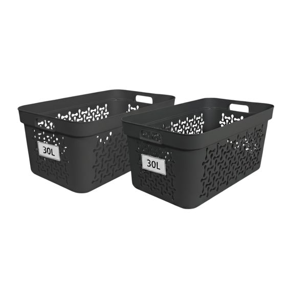 Zwei schwarze Wäschekörbe aus Kunststoff mit einem Fassungsvermögen von 30 Litern