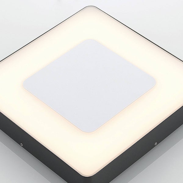 Quadratische LED Deckenleuchte mit schwarzem Rahmen und warmweißem Licht.