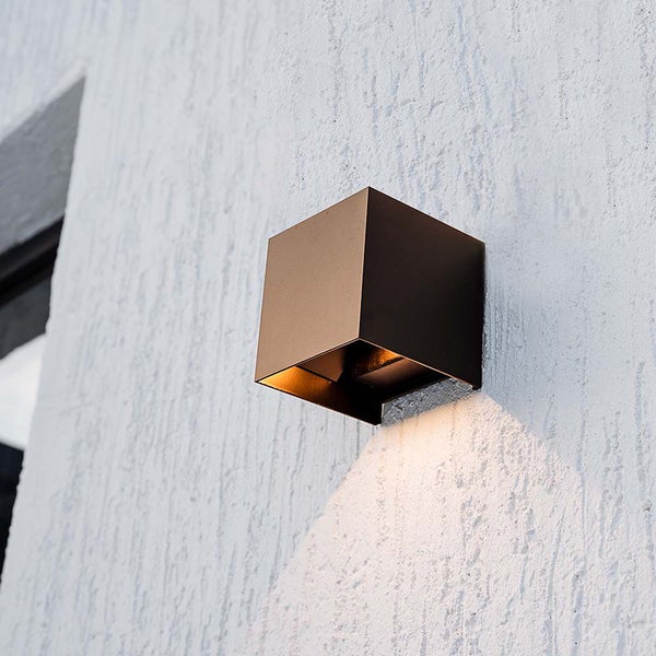 Quadratische Wandleuchte zur Außenbeleuchtung