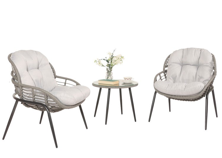 Gartenmöbelset mit zwei Sesseln und einem Tisch