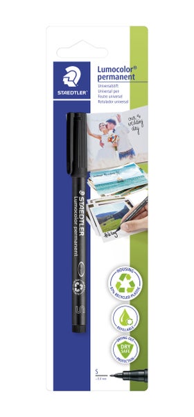Staedtler Lumocolor permanent Universalstift mit Strichbreite S von circa 0,4 Millimeter auf Blisterkarte.