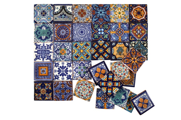 Quadratische Fliesen mit verschiedenen Mustern