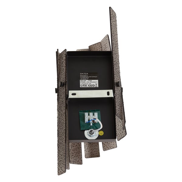 Rückseite einer Wandleuchte mit Halterung und Anschlussklemmen, geeignet für Leuchtmittel mit E27 Fassung.