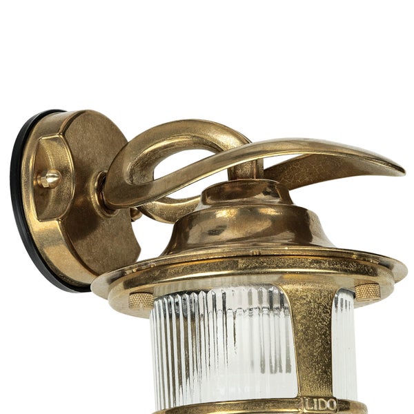 Wandleuchte mit transparentem, geriffeltem Glas