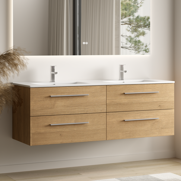 Moderner Doppelwaschtisch mit Holz Unterschrank, zwei Schubladenpaaren, Armaturen und beleuchtetem Wandspiegel im Badezimmer.