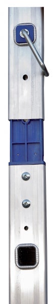 Detailansicht einer Aluminiumleiter mit Arretierung