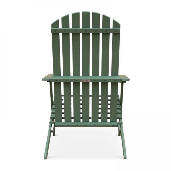 Rückansicht eines grünen Adirondack Gartenstuhls aus zertifiziertem Holz.