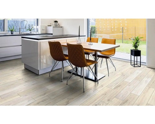 Metallwerkzeug mit drei Löchern und Griff