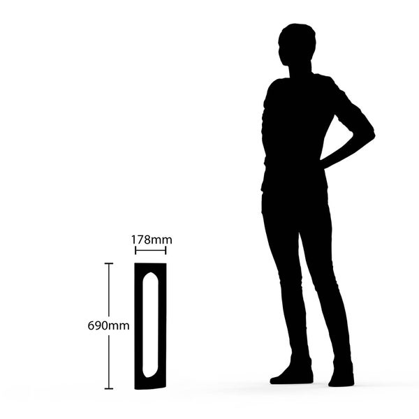 Außenleuchte mit einer Höhe von 690 Millimetern und einer Breite von 178 Millimetern im Größenvergleich zu einer menschlichen Silhouette.