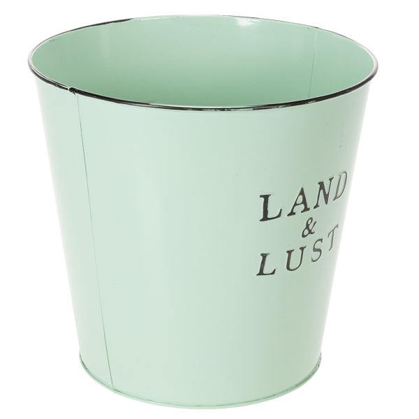 Konischer Übertopf aus Metall in Mintgrün mit dem schwarzen Aufdruck Land und Lust.