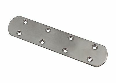 Gerader Lochplattenverbinder aus Metall mit acht vorgebohrten Senkkopfschraubenlöchern zur Holzverbindung