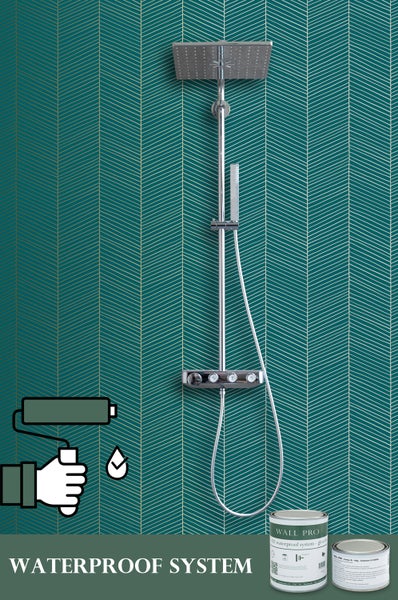 Duschsystem vor Wand mit Fischgrätmuster und wasserdichter Farbdose