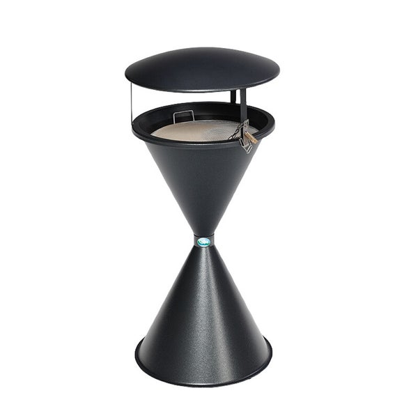 Standascher aus Metall in Sanduhrform mit Schutzdach.