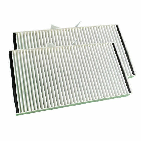 Zwei Innenraumfilter für Fahrzeuge