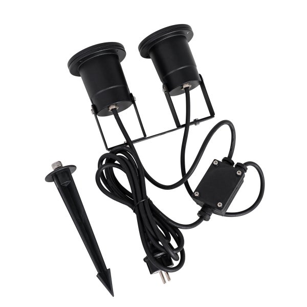 Zweiteiliges Gartenstrahler-Set in Schwarz mit Anschlusskabel, Stecker und einem Erdspieß.