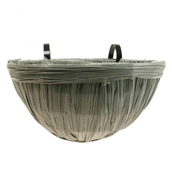 Blumenampel aus geflochtenem Material mit Aufhängung